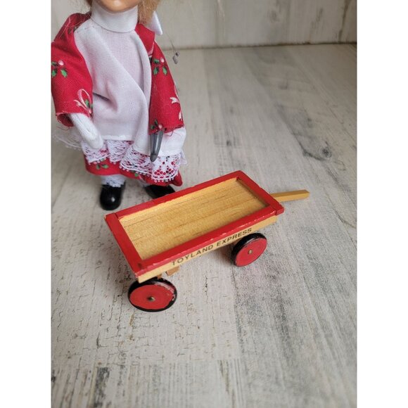 Byer's choice girl toyland wagon Xmas accessory set - Picture 2 of 7